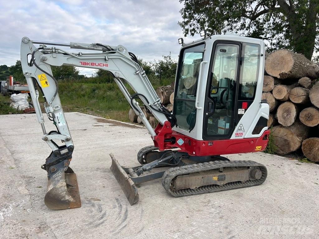Takeuchi TB 225 Mini excavators < 7t (Mini diggers)
