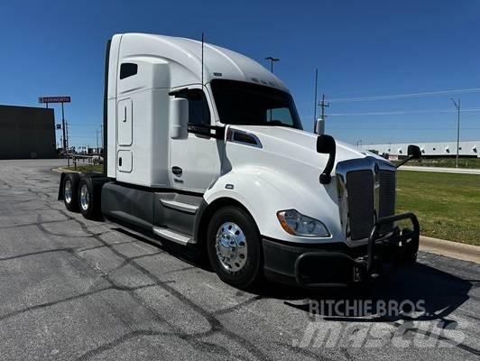 Kenworth T 680 Prime Movers