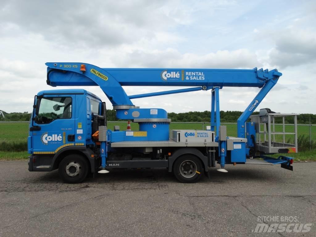 Palfinger P 300 KS Truck mounted platforms