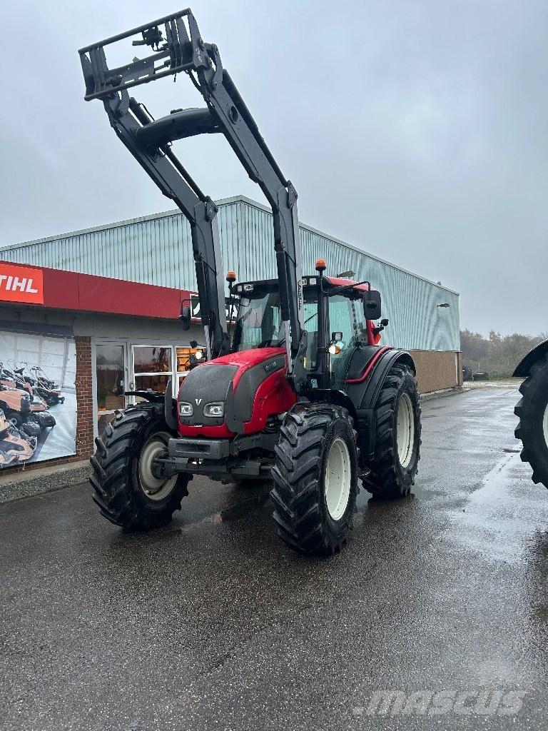 Valtra N 121 Tractors