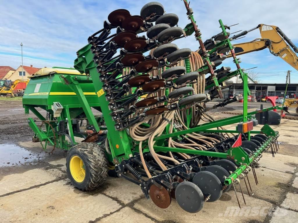  Jhon deere 740A Drills