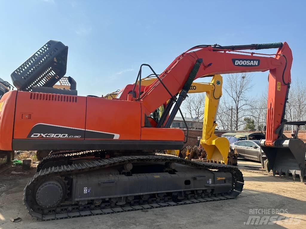 Doosan DX 300 Crawler excavators