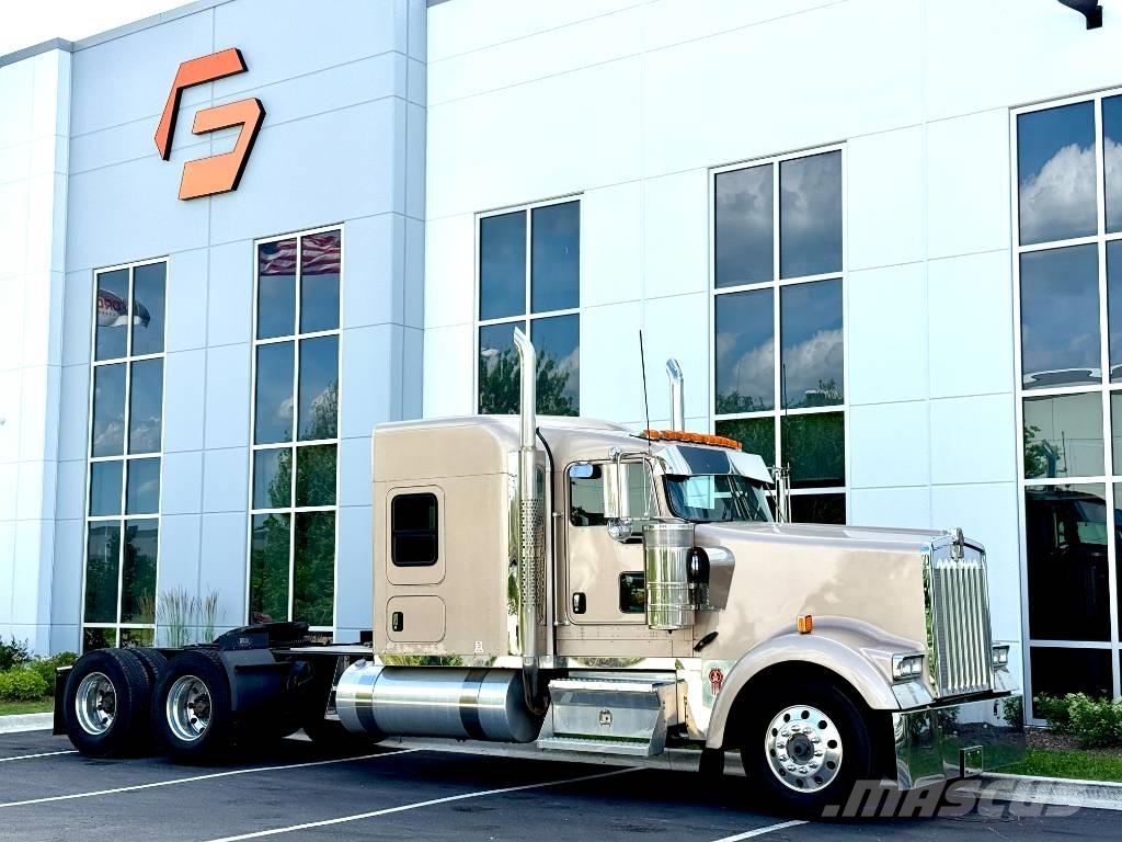 Kenworth W 900 Prime Movers