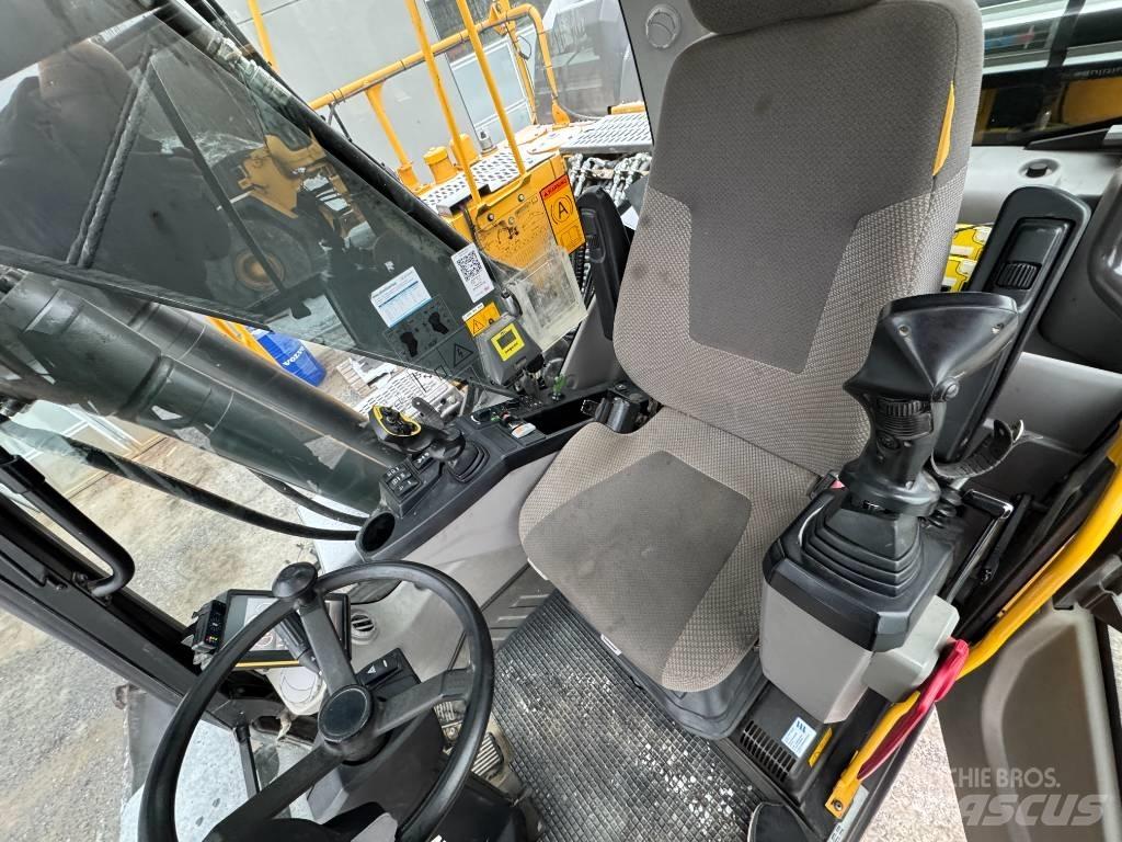Volvo EW 160 Wheeled excavators
