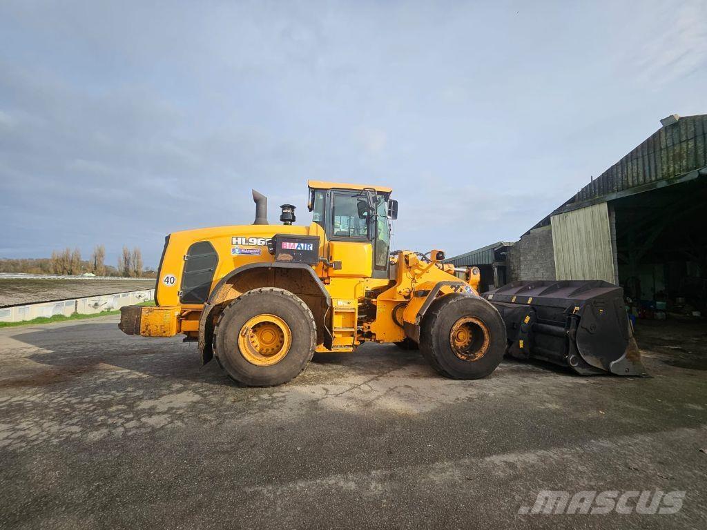 Hyundai HL960 Wheel loaders