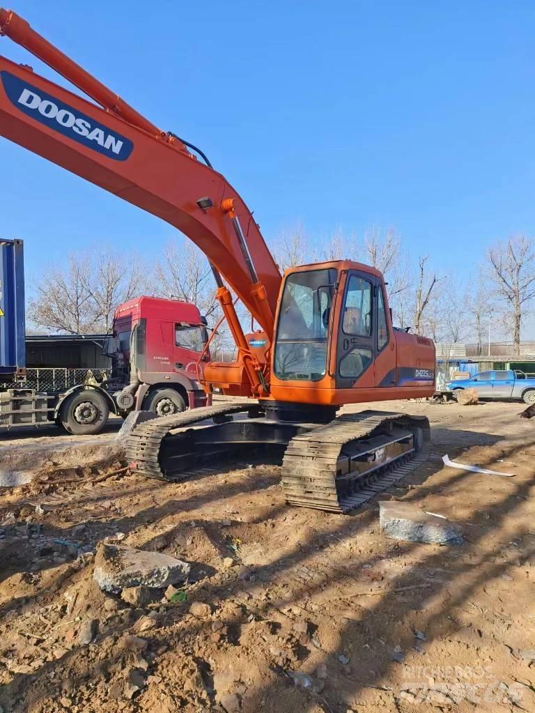 Doosan DH225LC-7 Crawler excavators