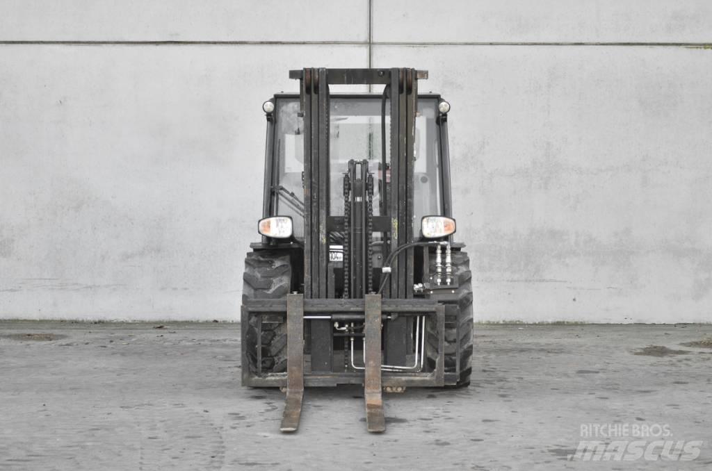 Manitou MC 30-4 Diesel trucks