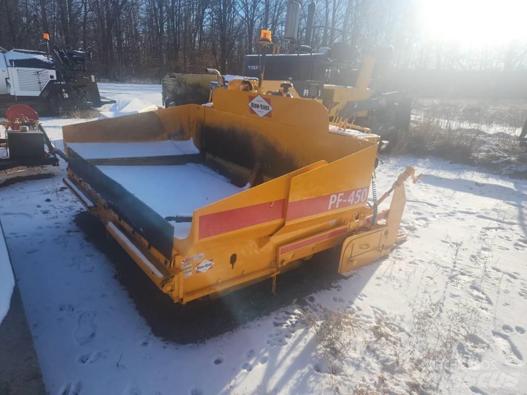 Blaw-Knox M450 Asphalt pavers