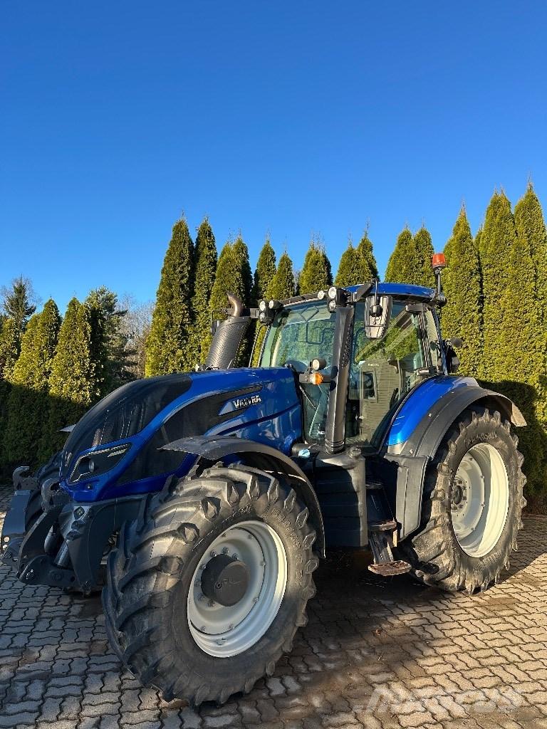 Valtra T234 VERSU Tractors
