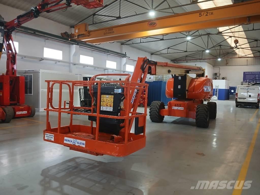 JLG 800 AJ Articulated boom lifts