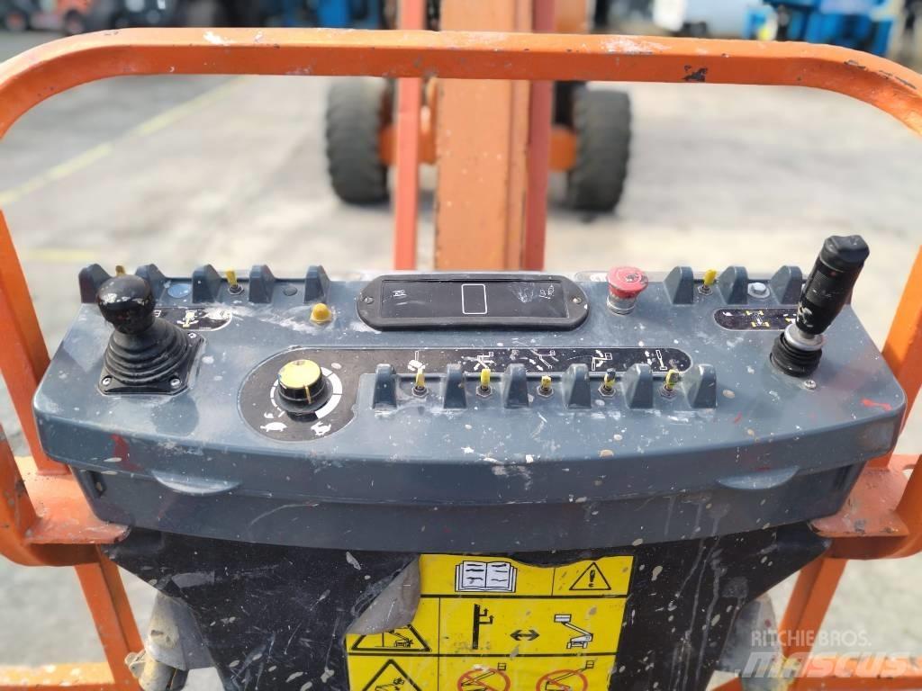 JLG 800 AJ Articulated boom lifts