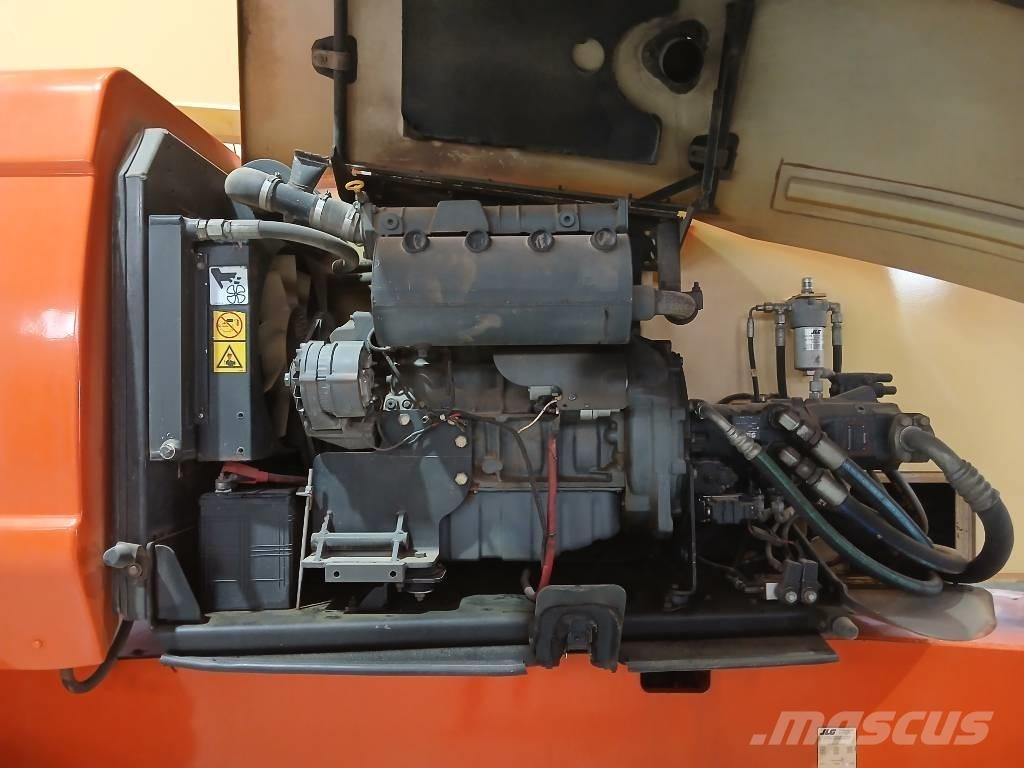 JLG 800 AJ Articulated boom lifts