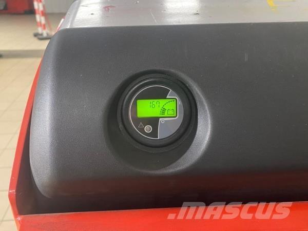 Manitou TI30 RH SP Self propelled stackers