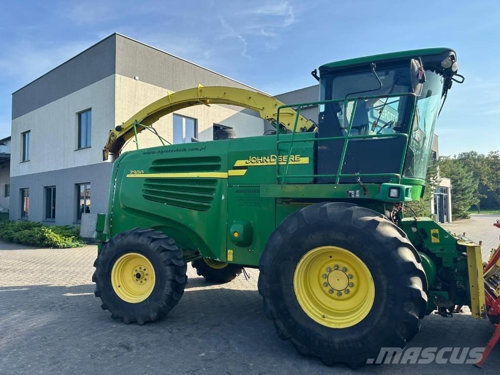 John Deere 7300 Forage harvesters