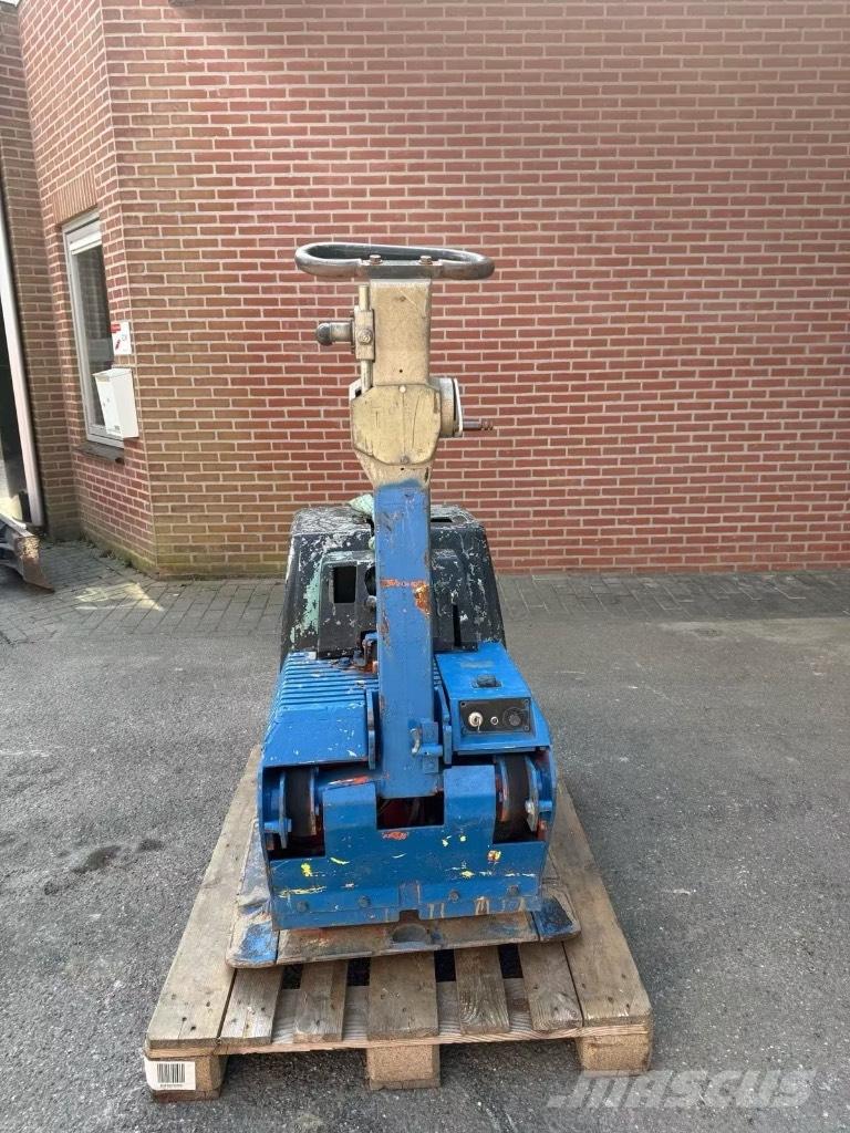 Ammann AVH 6020 Plate compactors