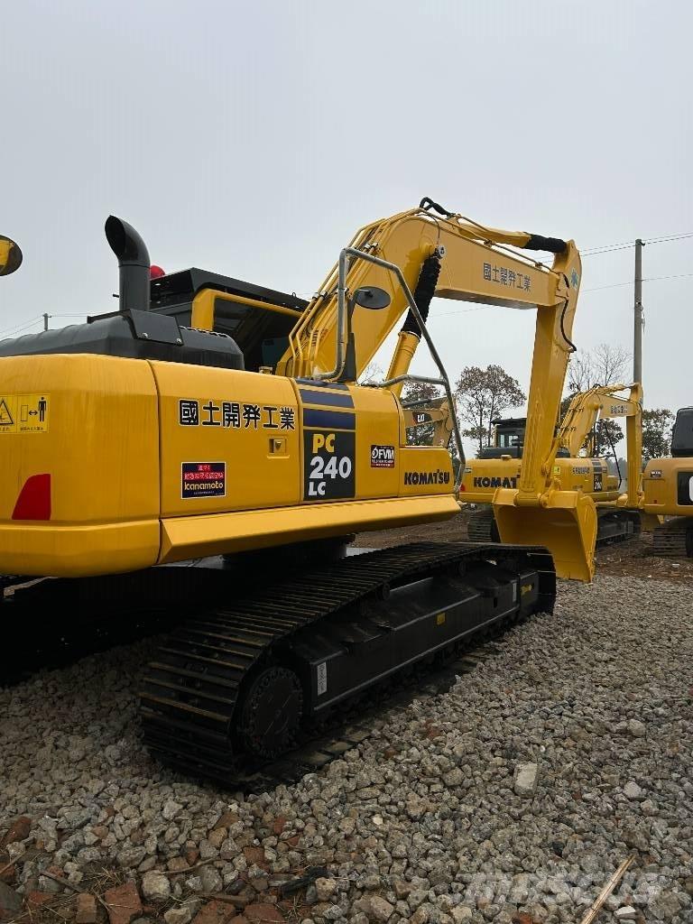 Komatsu 240-8 Crawler excavators