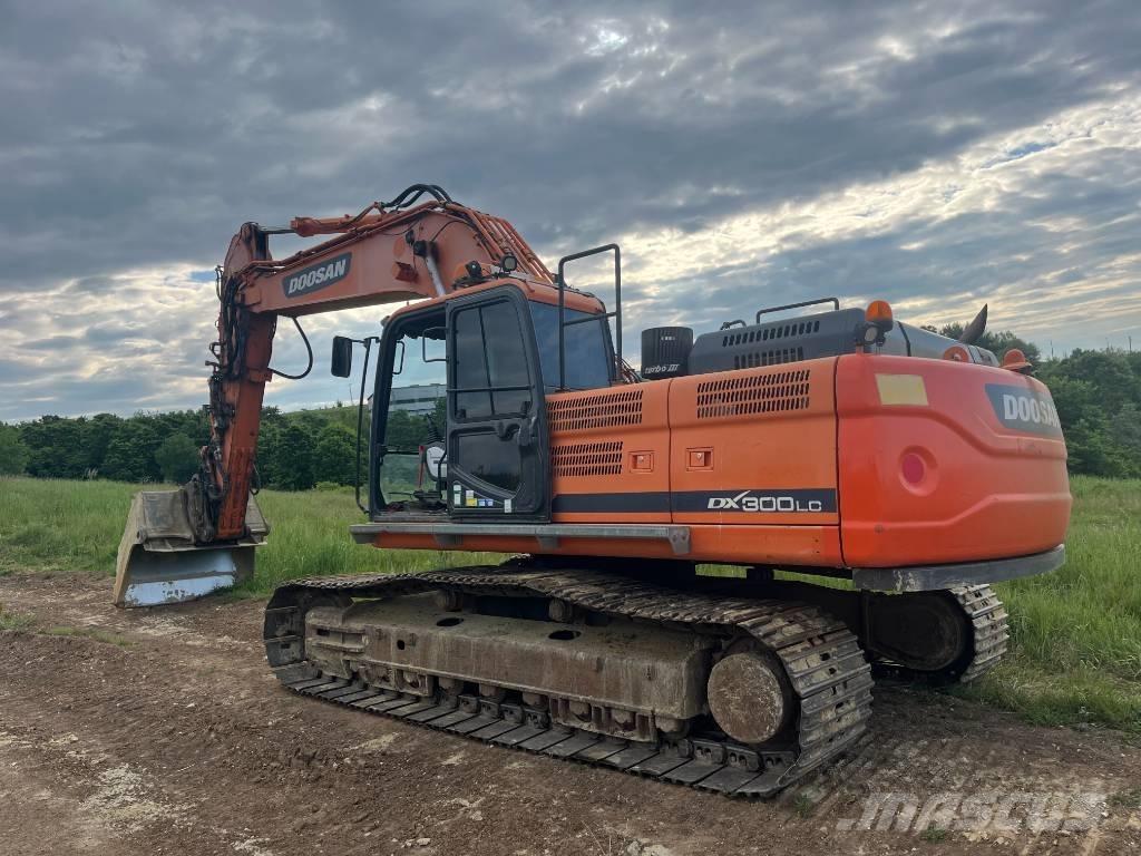 Doosan DX 300 LC Crawler excavators