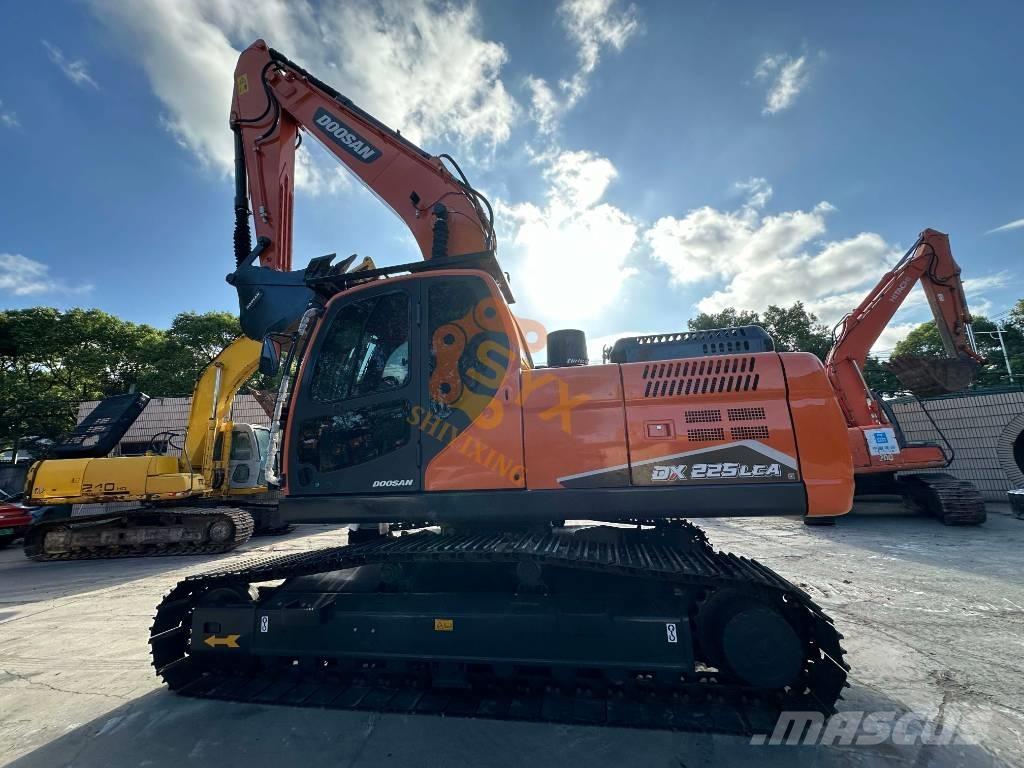 Doosan DX 225 LCA Crawler excavators