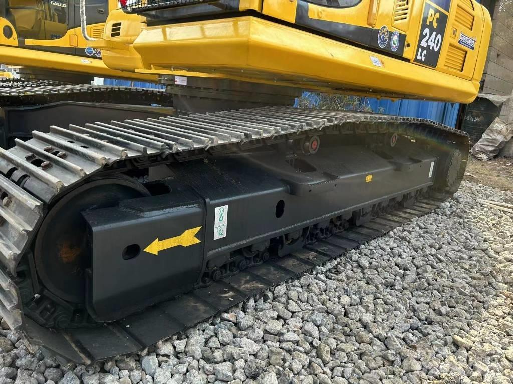Komatsu 240-8 Crawler excavators
