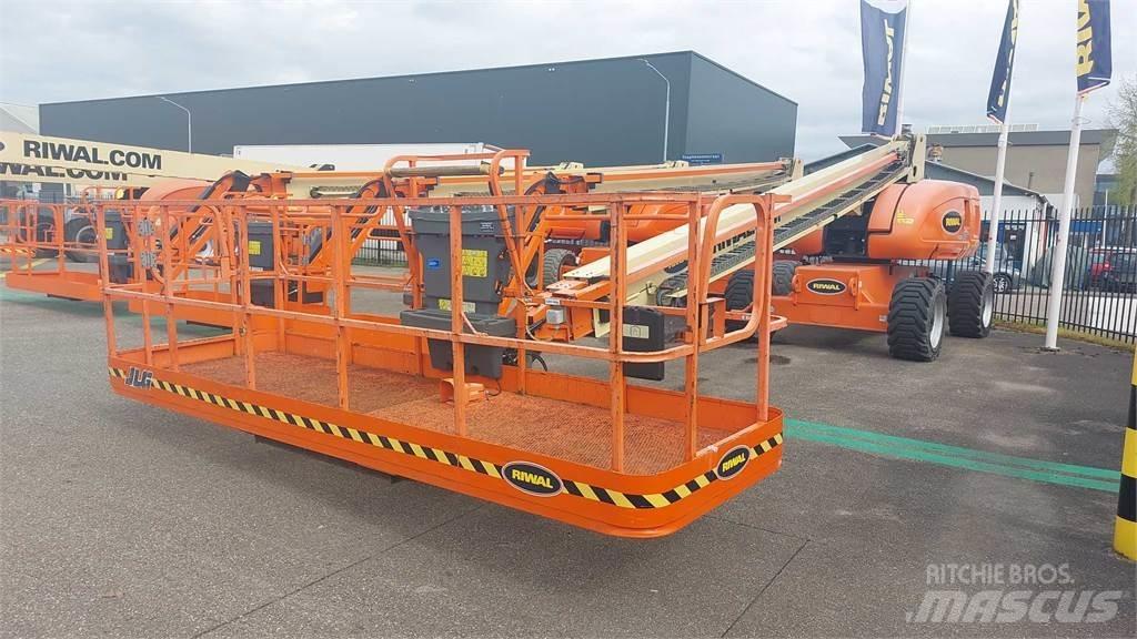 JLG 680SGW+ Telescopic boom lifts