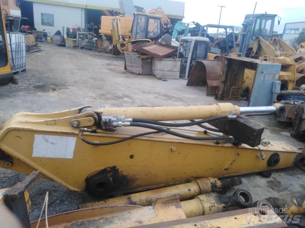 CAT M 318 Chassis and suspension