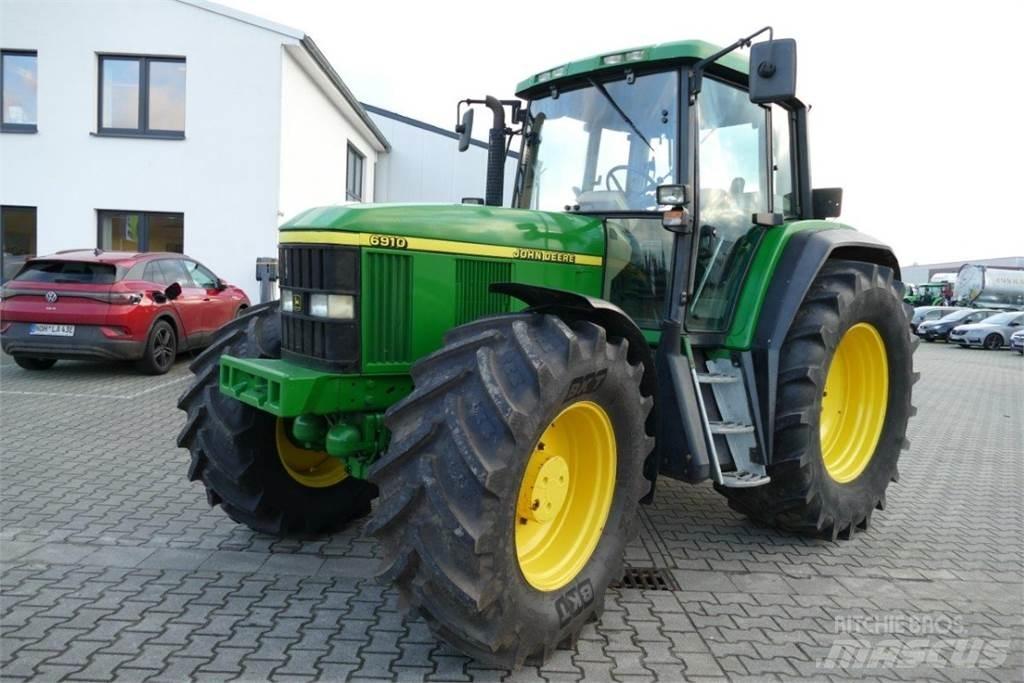 John Deere 6910 Tractors