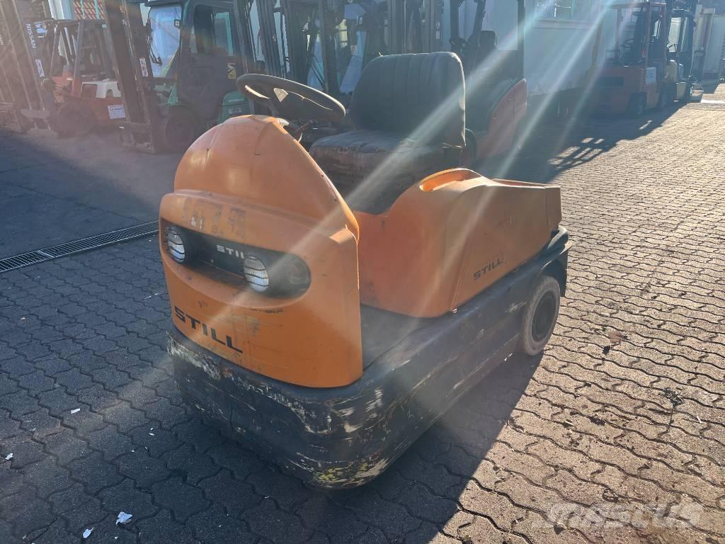 Still R06    V-4254 Tow truck