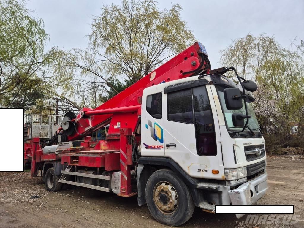 Horyong SKY450 Truck mounted platforms