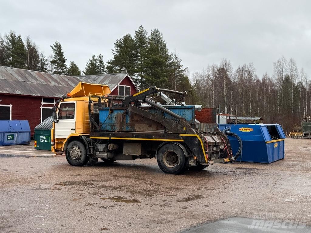 Scania P 82 H Skip bin truck