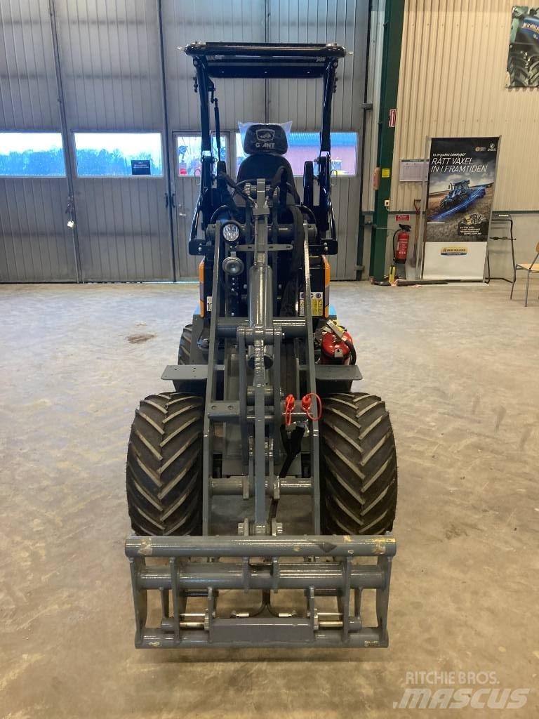 GiANT G1500 Mini loaders