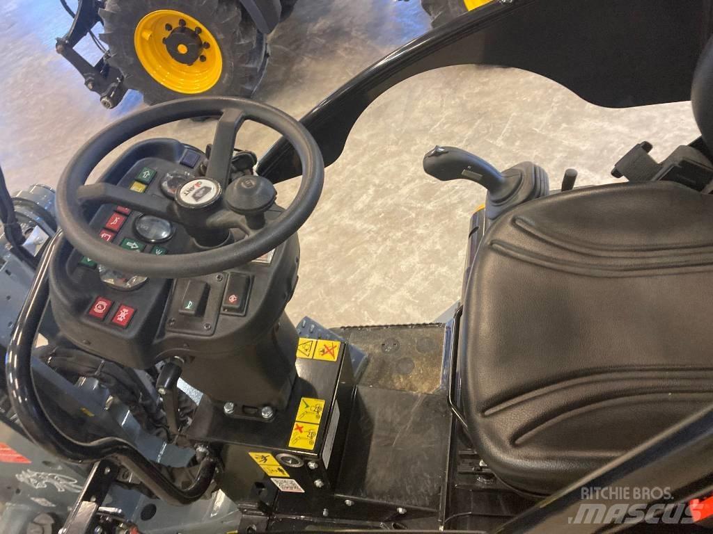 GiANT G1500 Mini loaders