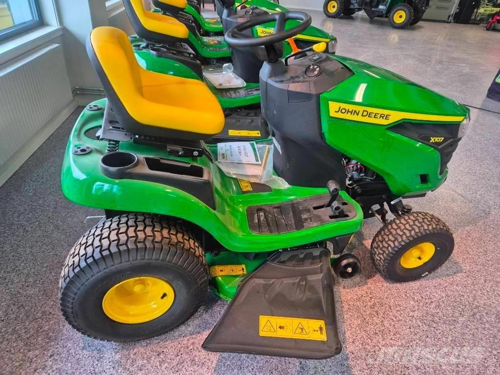John Deere X 107 Riding mowers