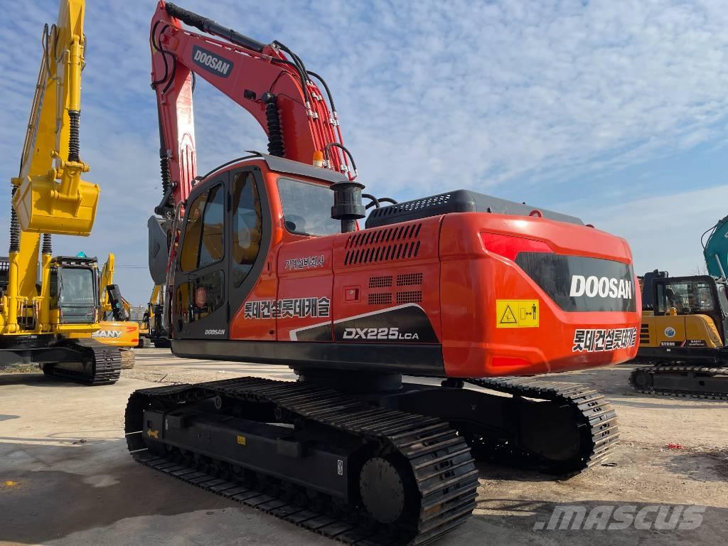 Doosan DX225LCA Crawler excavators