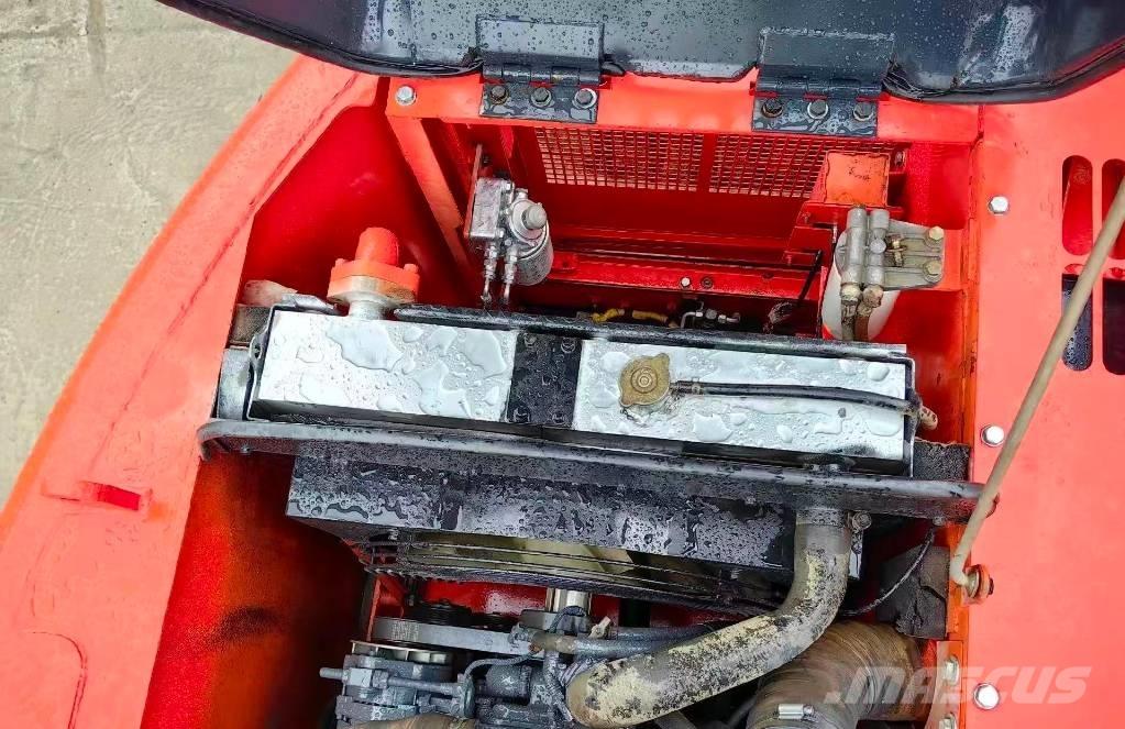 Doosan DX 140 Crawler excavators