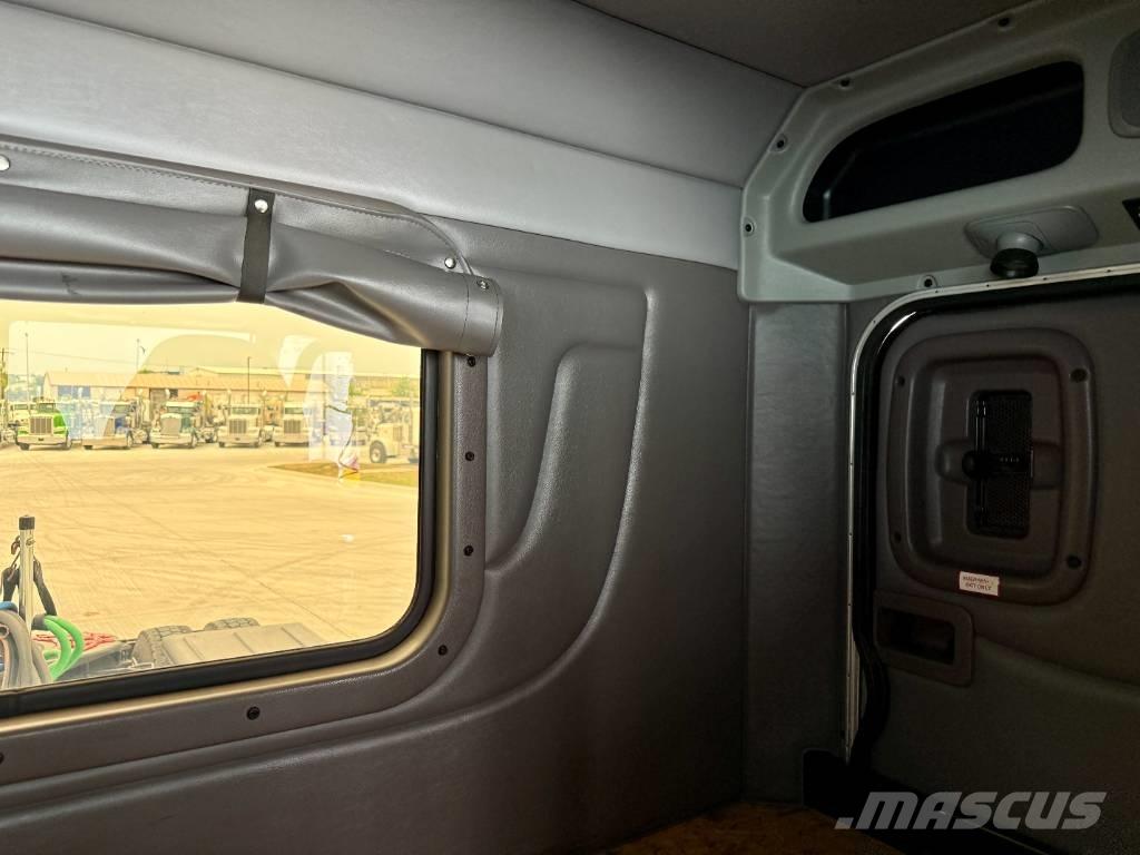 Peterbilt 389 Prime Movers