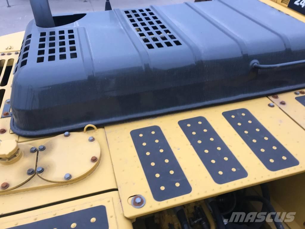 Komatsu PC 220-8 Crawler excavators