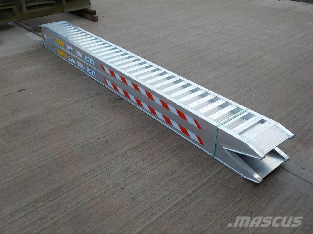 Barford MP14 Tipper trucks