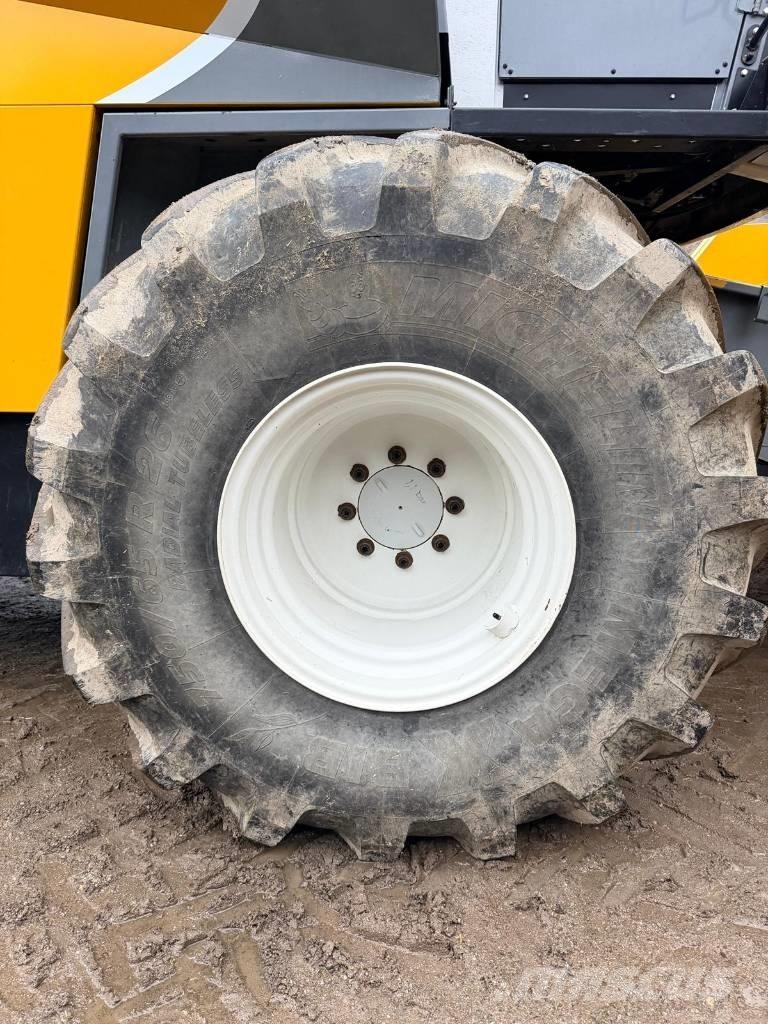 Sampo-Rosenlew 2065 Combine harvesters