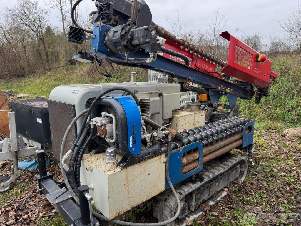  Hydra Joy 1 G Truck mounted drill rig