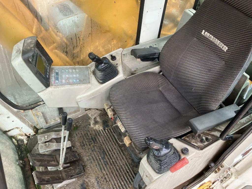Liebherr 924 Crawler excavators