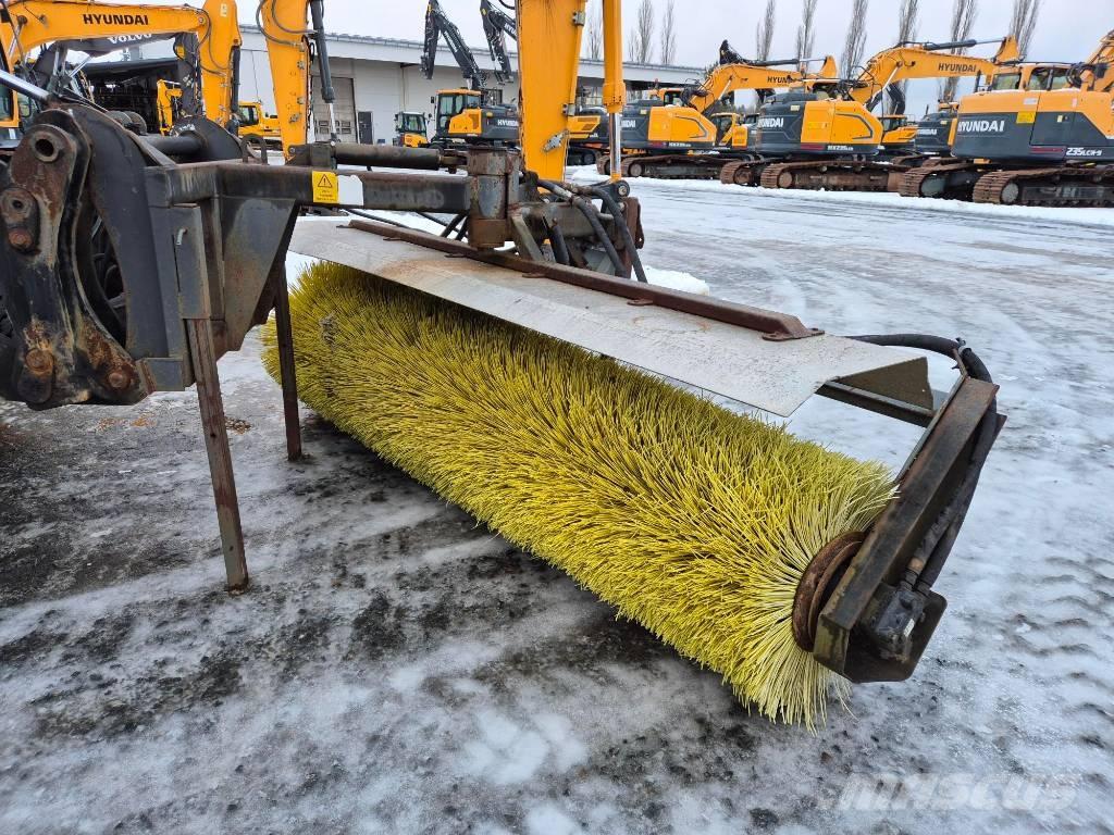 Salo 300 Avoharja Brushes