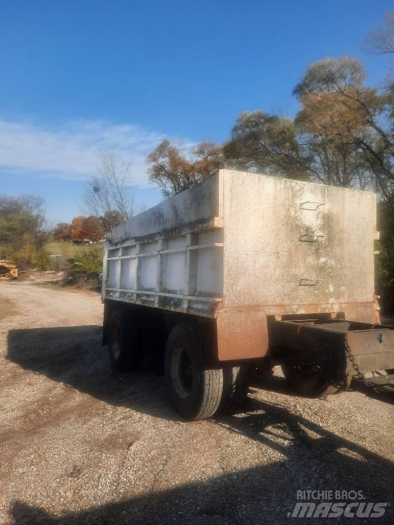 Smith Pup Trailer Tipper trailers