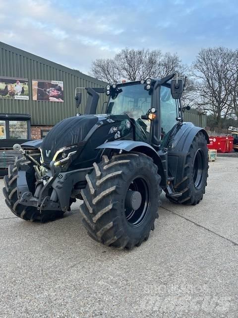 Valtra T 235 D Tractors