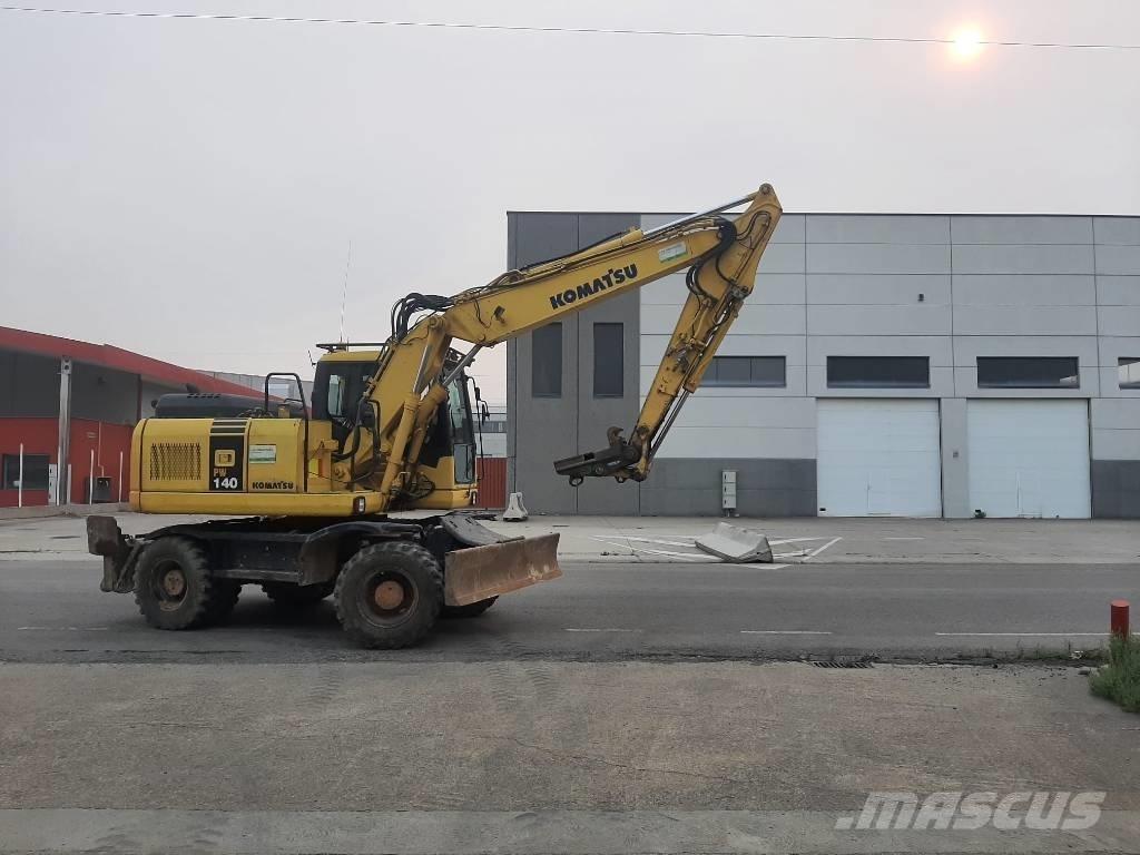 Komatsu PW 140-7 Wheeled excavators