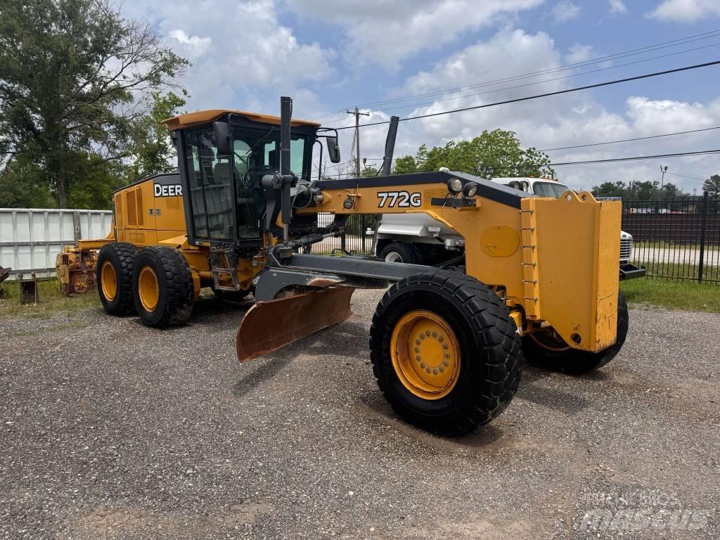 DEERE 772G Graders
