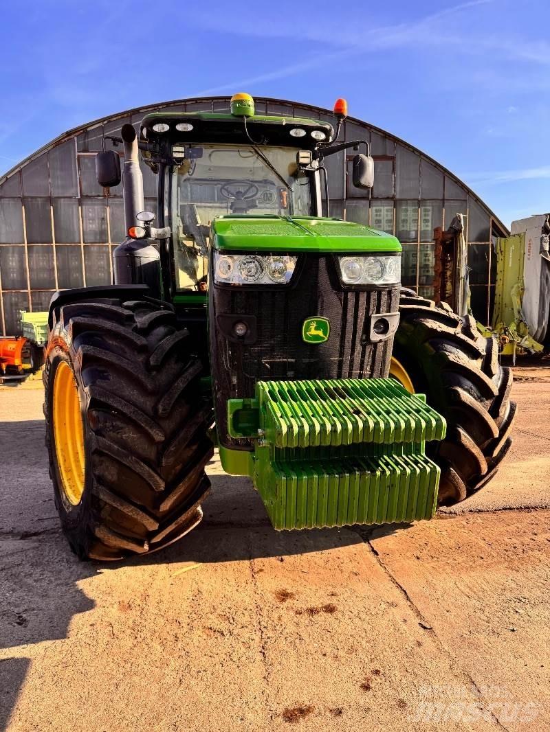 John Deere 8320 R Tractors