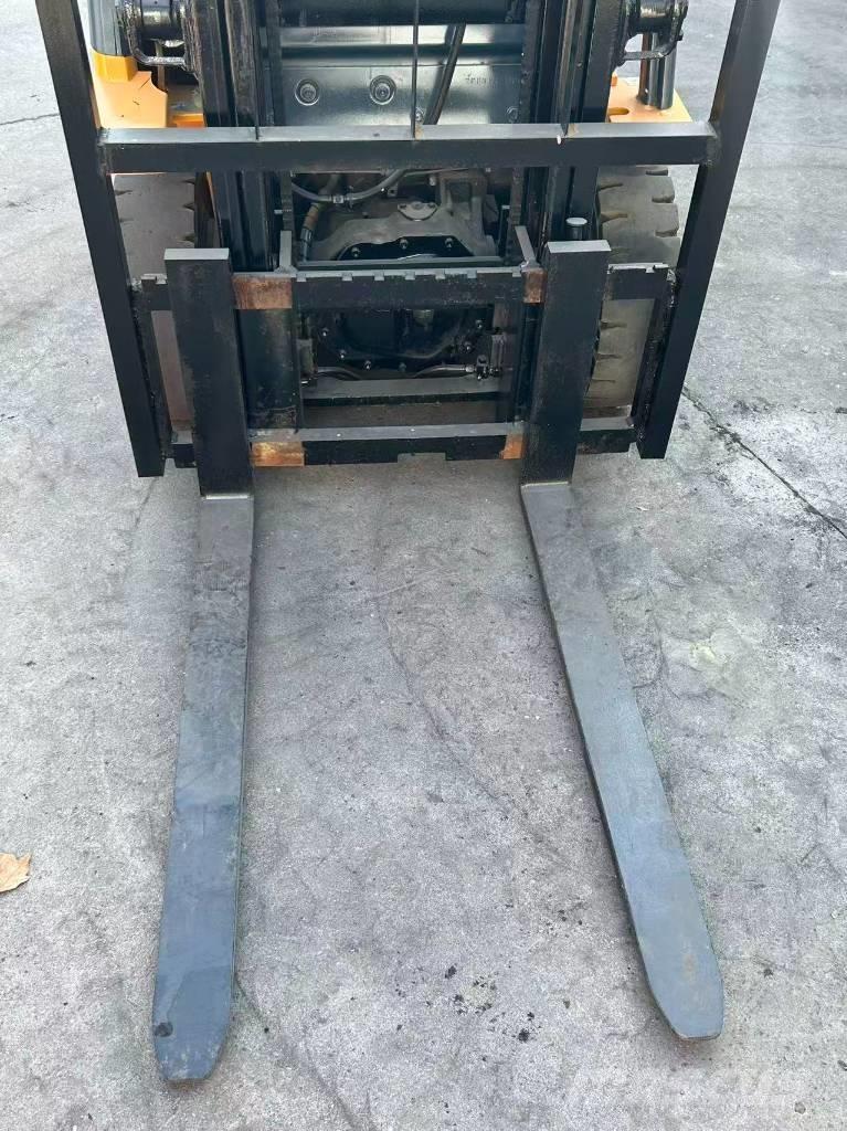 Toyota 1.5t Diesel trucks