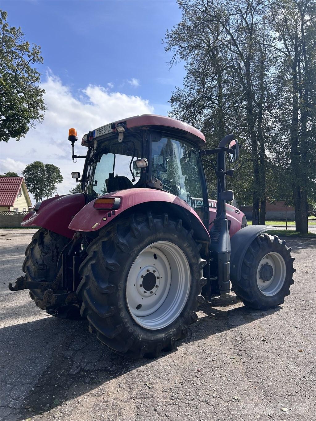 CASE Maxxum 125 Tractors