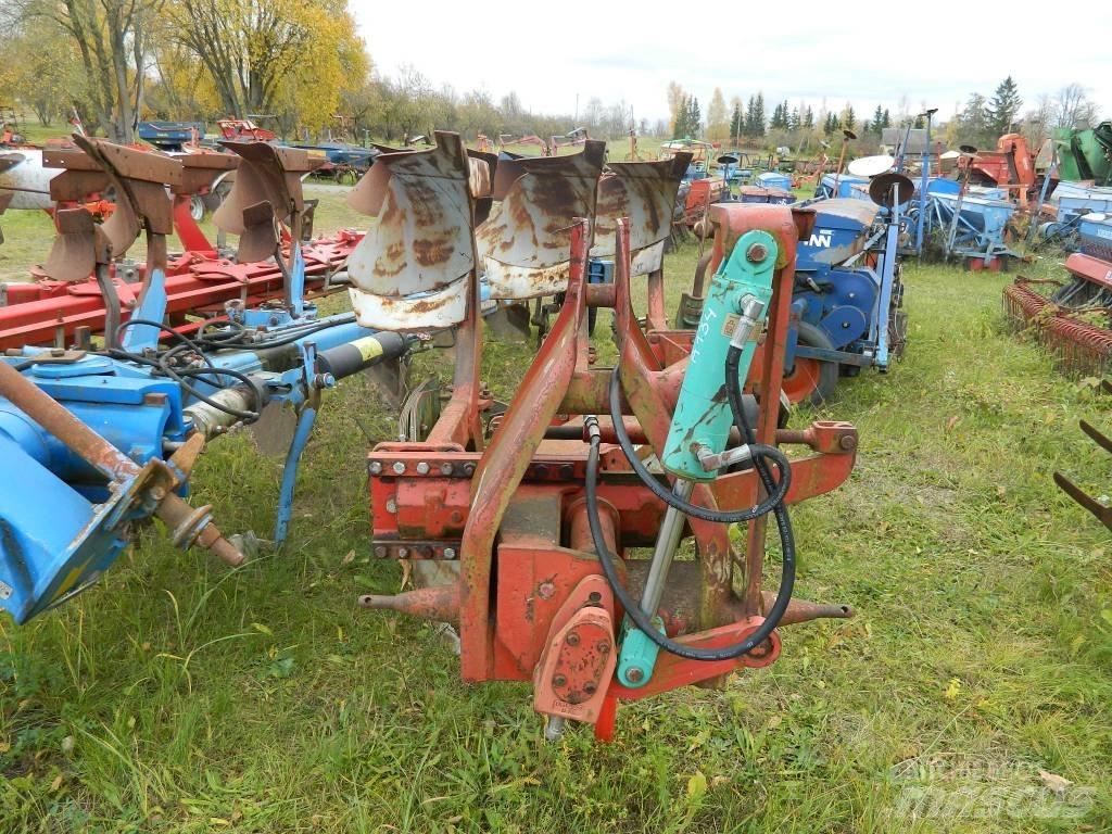 Kverneland 3 Reversible ploughs