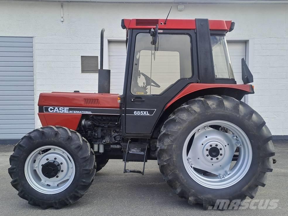 Case IH 685 XL Tractors